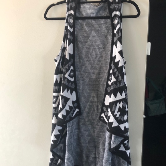 Tribal vest like cardigan - Picture 1 of 1